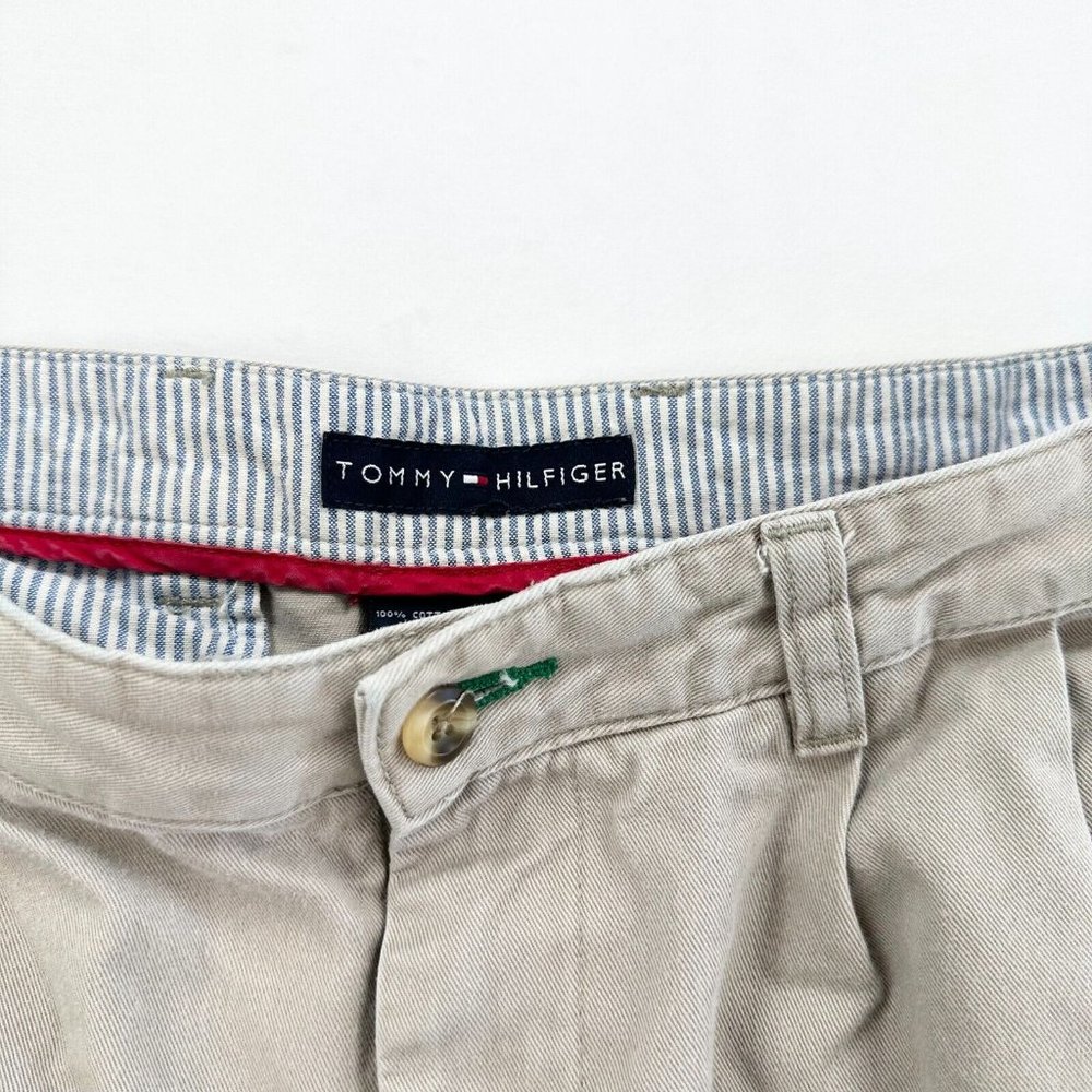 Tommy Hilfiger Shorts Mens 30 Grey Chino Flat Front Casual Outdoor Preppy Y2K - Picture 2 of 8